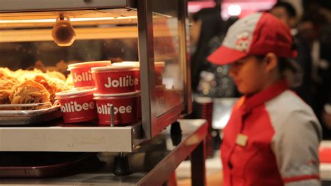 Why everyone is obsessed with Filipino fast food .
